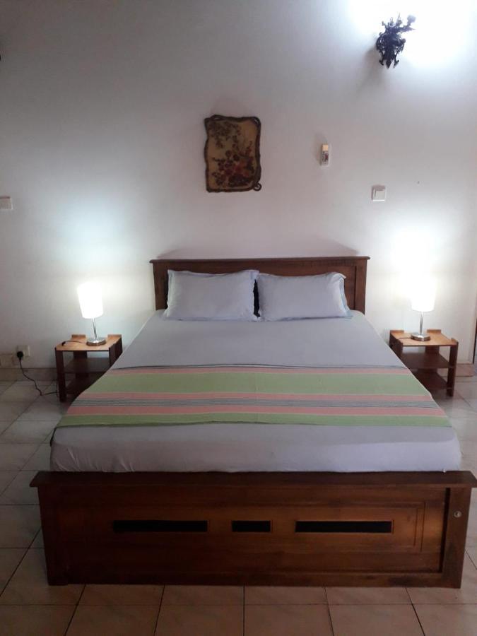Ceylon Travel And Stay Lodge Battaramulla Exterior photo